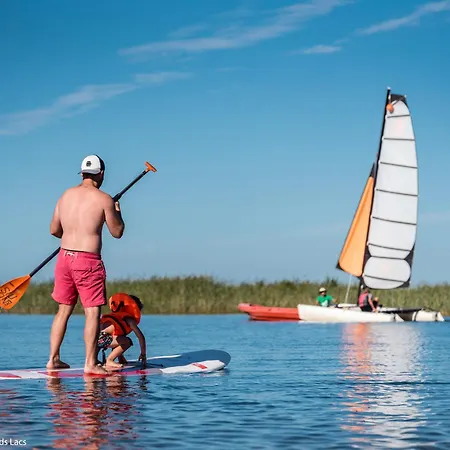 Maison Moderne Pres Du Avec Jardin Et Veranda A Sanguinet, Pour 10 Personnes - Fr-1-319-584