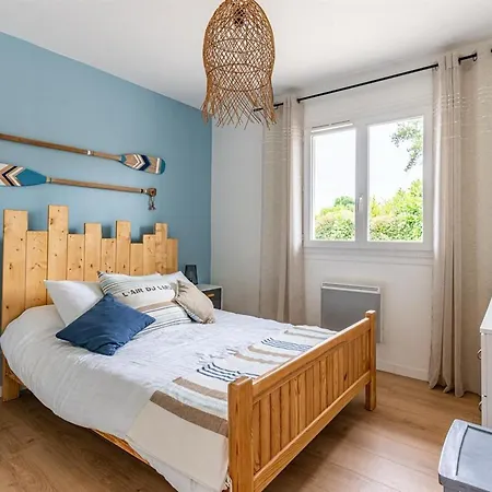 Maison Moderne Pres Du Avec Jardin Et Veranda A Sanguinet, Pour 10 Personnes - Fr-1-319-584